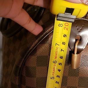 Authentic Louis Vuitton Damier Speedy 25